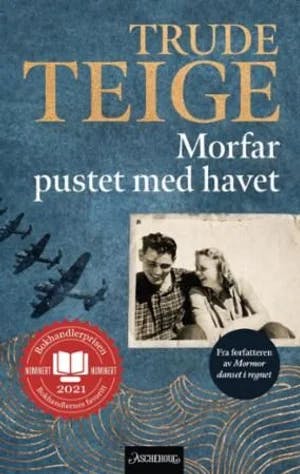 Omslag: "Morfar pustet med havet" av Trude Teige